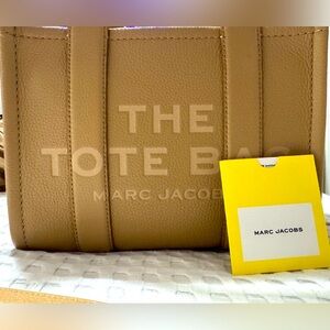 Marc Jacobs The Leather Tote Bag